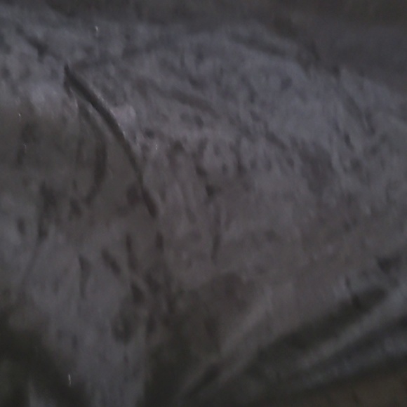 A black robe with the initial "J" - Picture 4 of 6